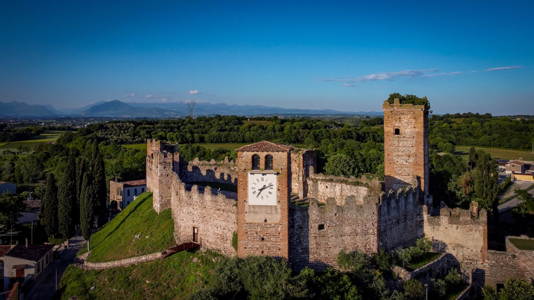 I castelli del Lago di Garda e dintorni: Castello di Ponti sul Mincio