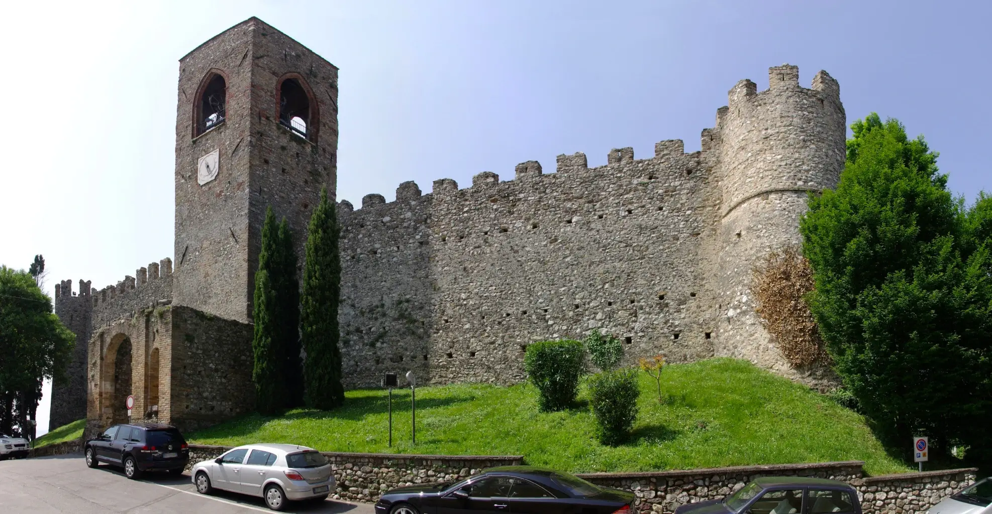 Castillo de Moniga