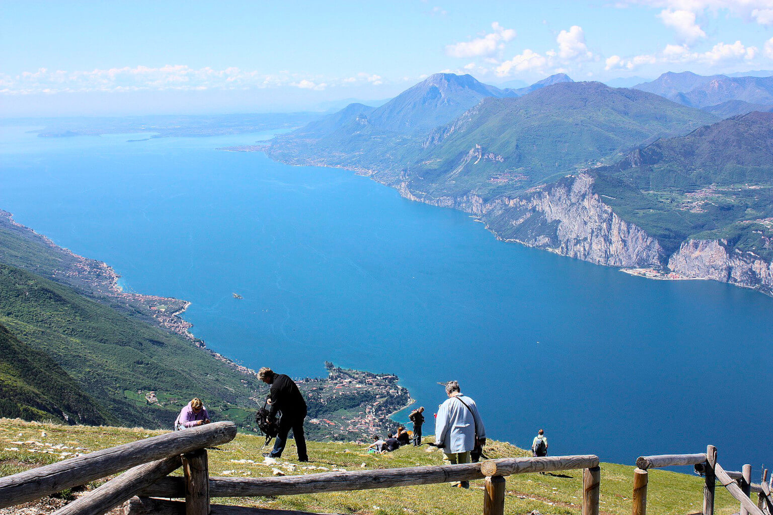 What are the panoramic paths of the garda lake