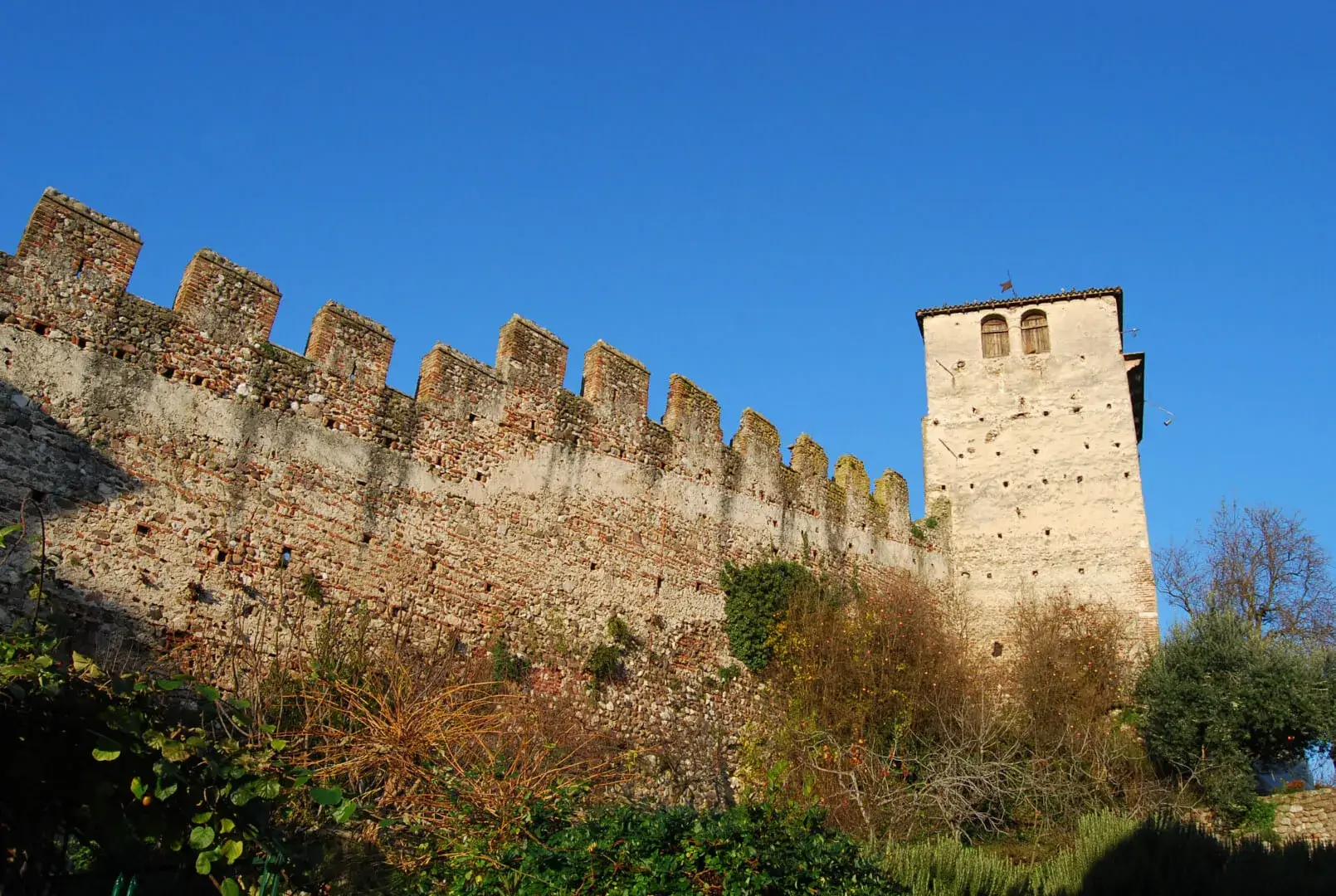 I castelli del Lago di Garda e dintorni: Castello di Monzambano