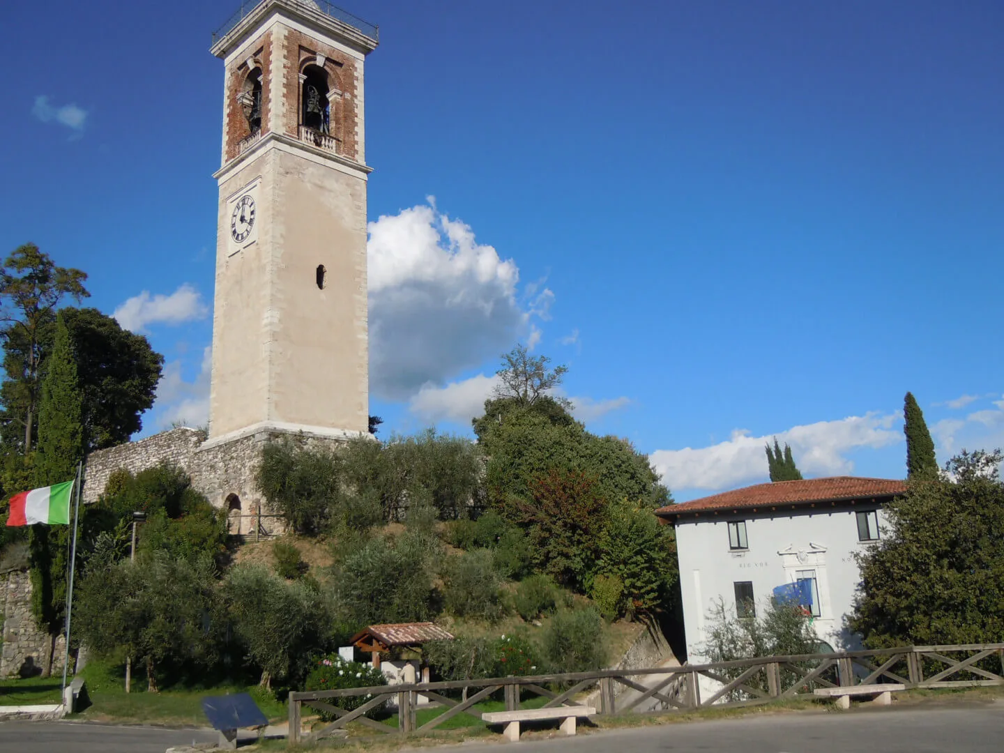 I castelli del Lago di Garda e dintorni: Castello di Puegnago