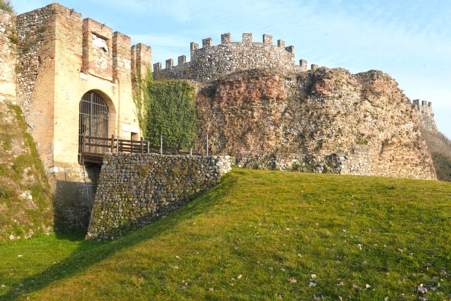 I castelli del Lago di Garda e dintorni: Castello di Lonato 