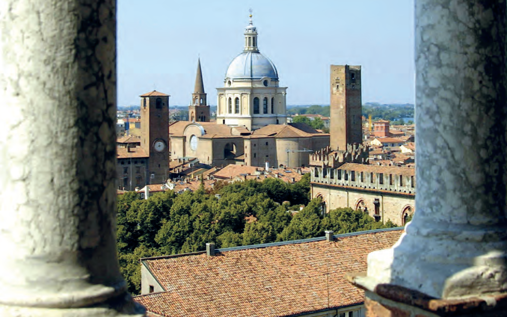Cose da fare e vedere a Mantova: centro storico visto dall'alto